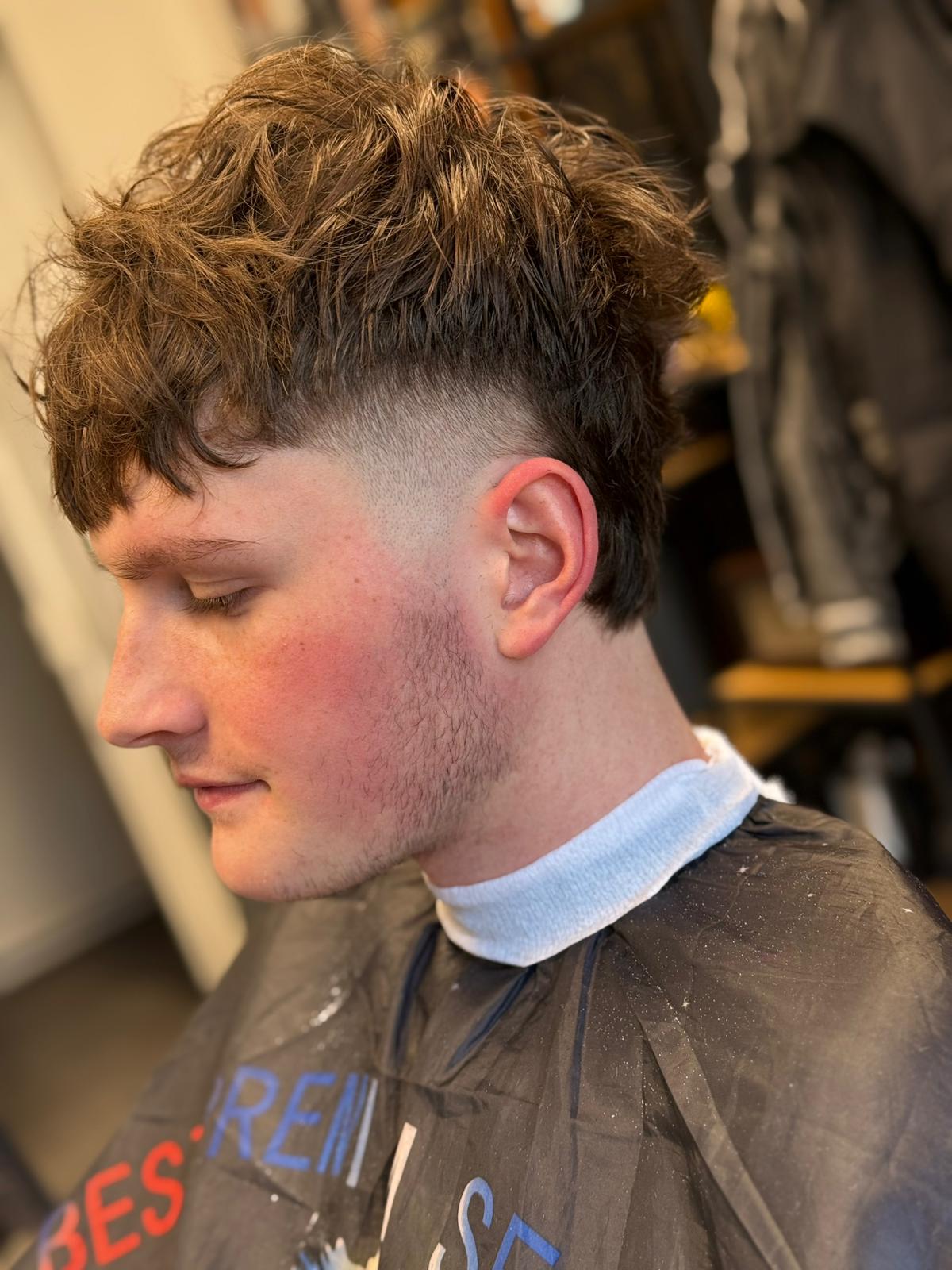 Textured crop s objemem na vrchu a precizním přechodem